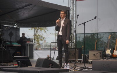 „Összefogunk, nem félünk, folytatjuk!” – 80 ezren tüntettek a tanárokért Budapesten