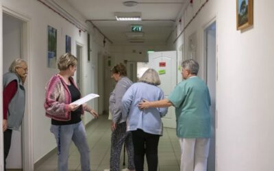 Tárgyalások kezdődnek a szociális ágazati bérekről, első lépésben azonnali, 25 százalékos emelést kérnek